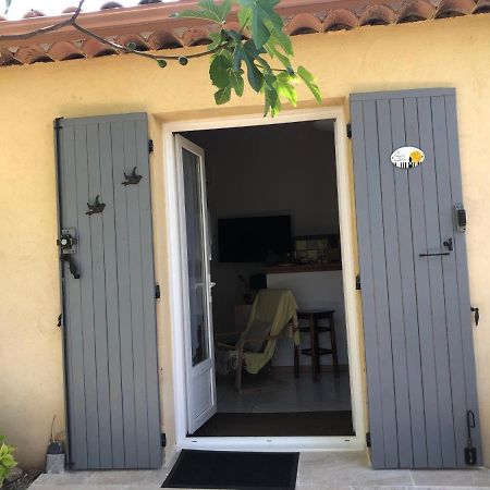 Le Cabanon Des Hirondelles Villa Villecroze Exterior foto