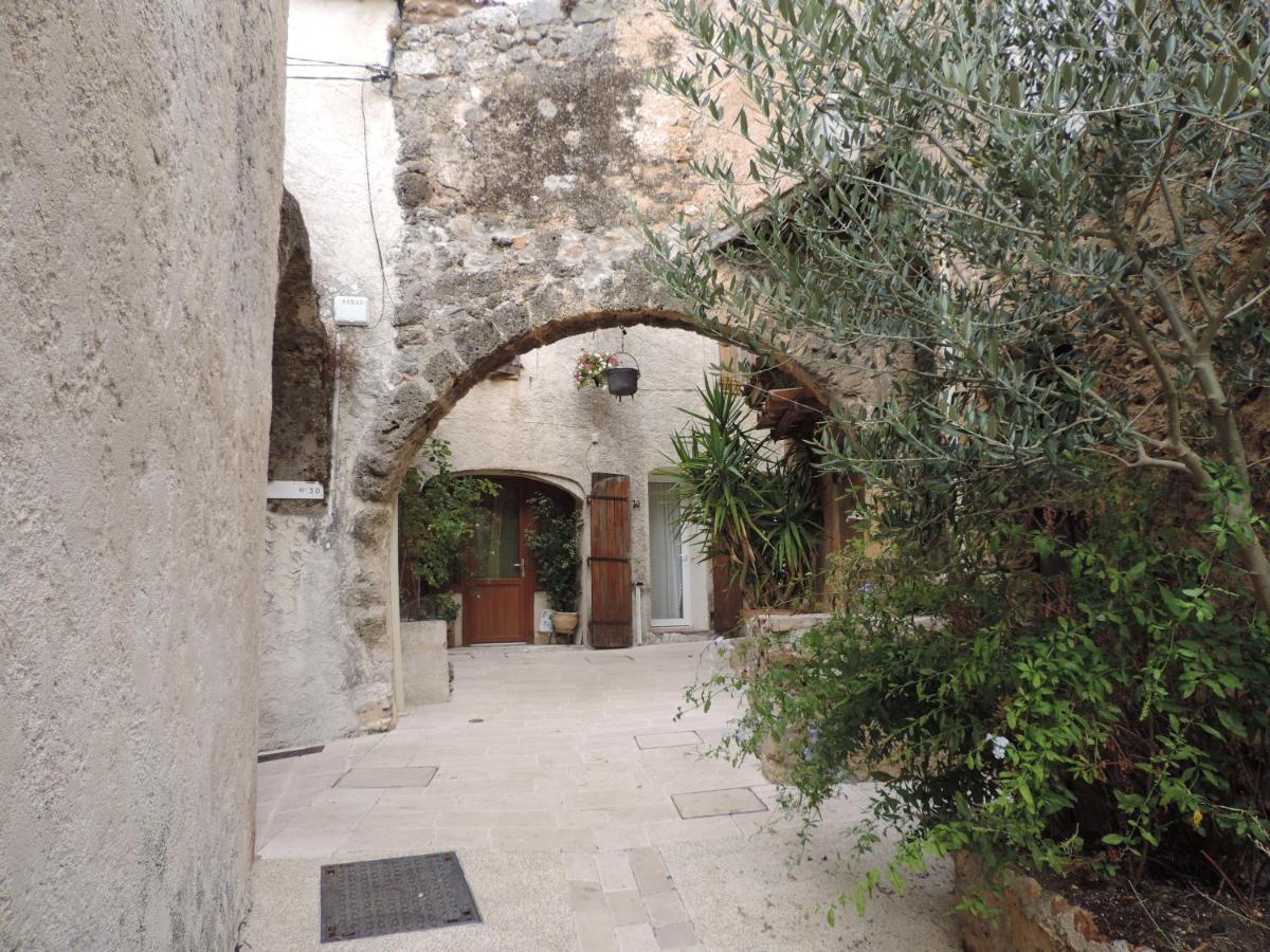 Le Cabanon Des Hirondelles Villa Villecroze Exterior foto